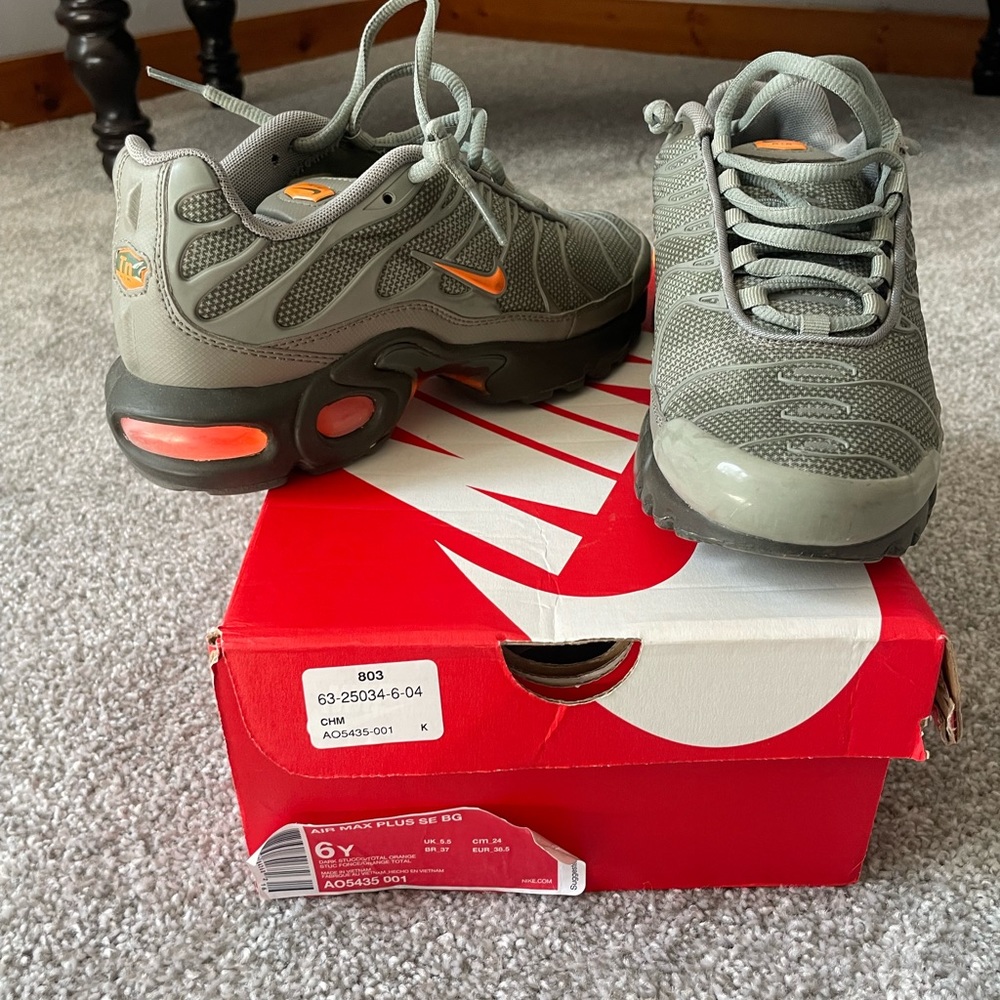 Nike Air Max Tuned Plus Army Camo Green Orange Sneaker